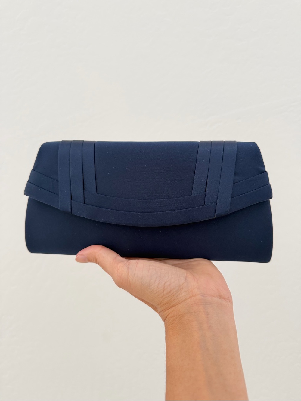 🦋Nina *NWT* Navy Blue Satin Evening Clutch